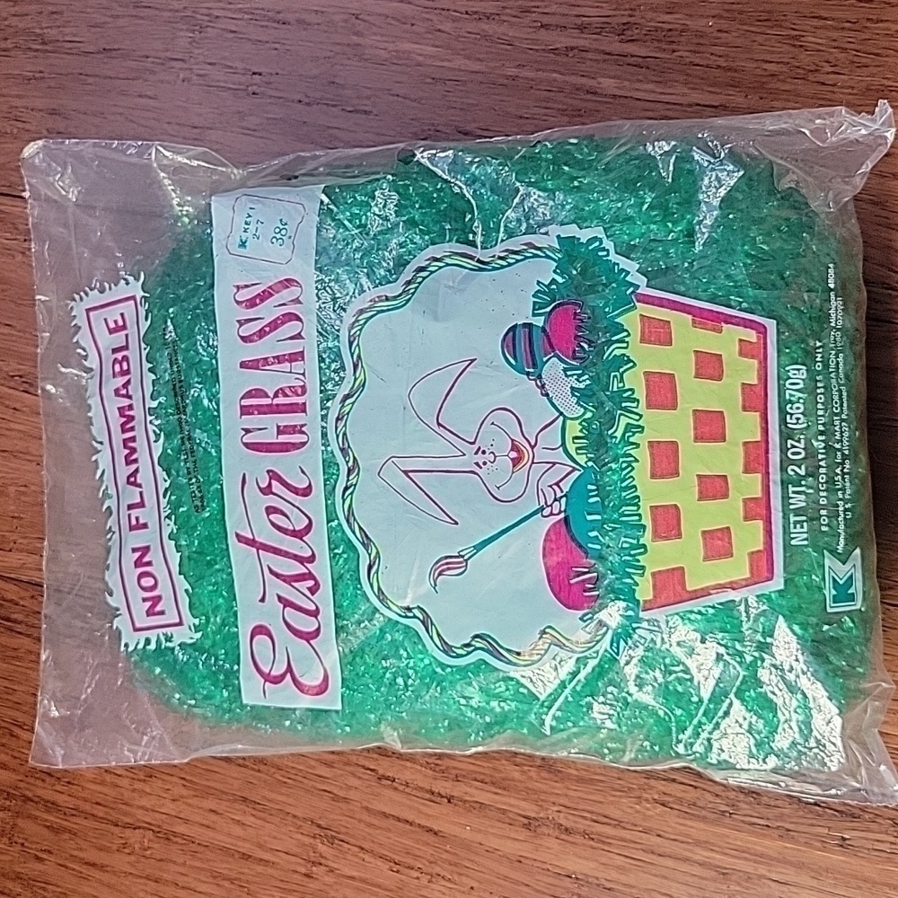 Rare Vintage Bag of Green Easter Grass, 2 Oz., Great Vintage Graphics